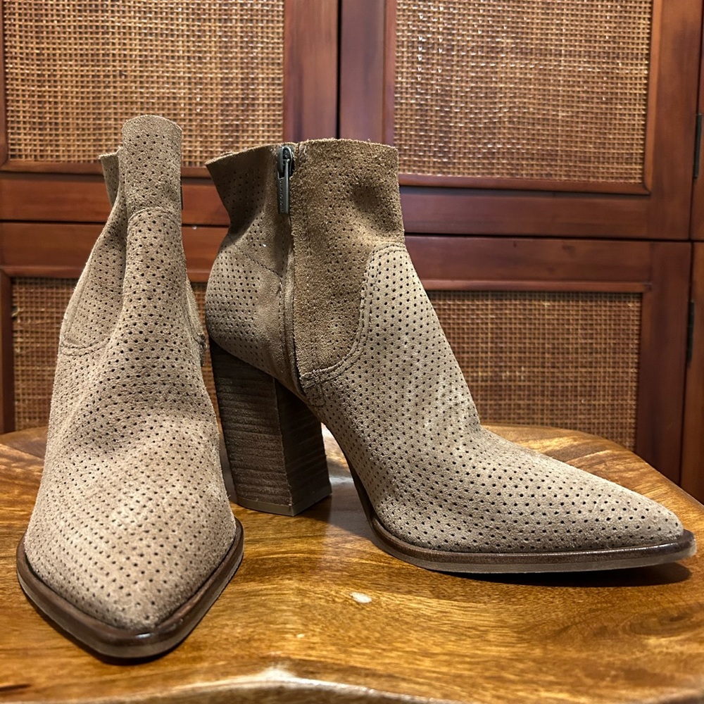 Vince Camuto Booties Size 9M Never Worn! Pair with Jeans or a dress
